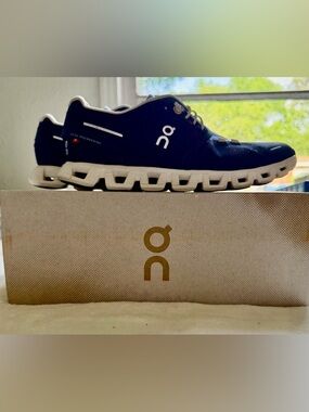 On Clouds Women's Cloudswift Athletic Sneakers - Navy & White